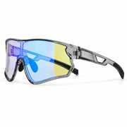 Photochromic Cycling Glasses
