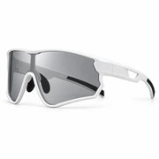 Photochromic Cycling Glasses